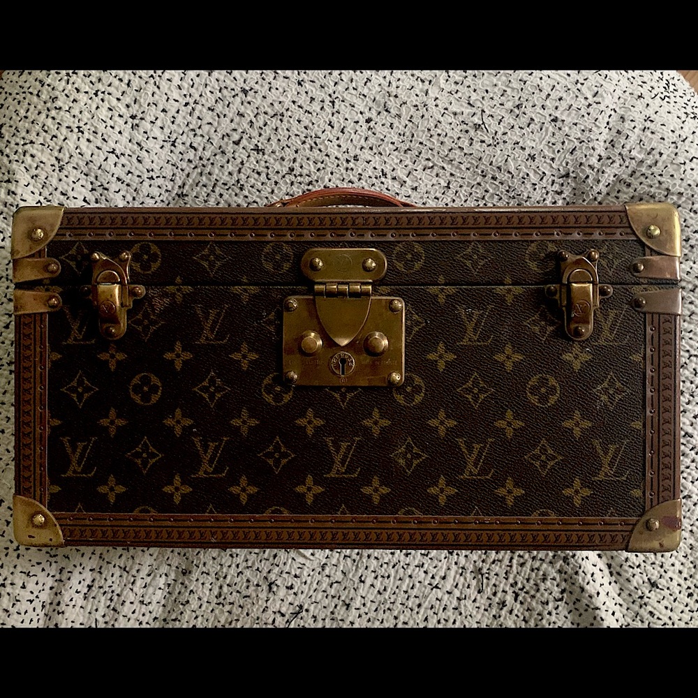 Louis Vuitton Boite Bouteille Cosmetic Case